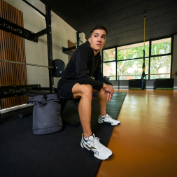 SUDADERA CON CAPUCHA BREATH  