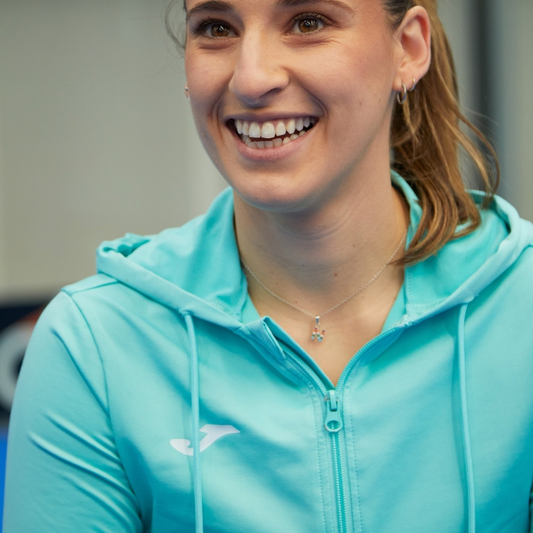 CHAQUETA CON CAPUCHA SCULPTURE II  