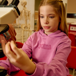 SUDADERA CON CAPUCHA NEW METAVERSE ROSA