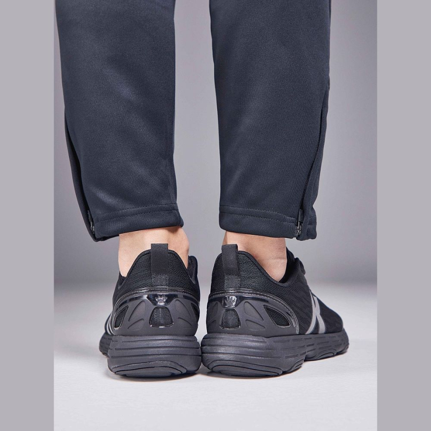 Кроссовки KELME sports shoes