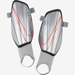 Щитки футбольные NIKE CHRG GRD Черно-белый (010)